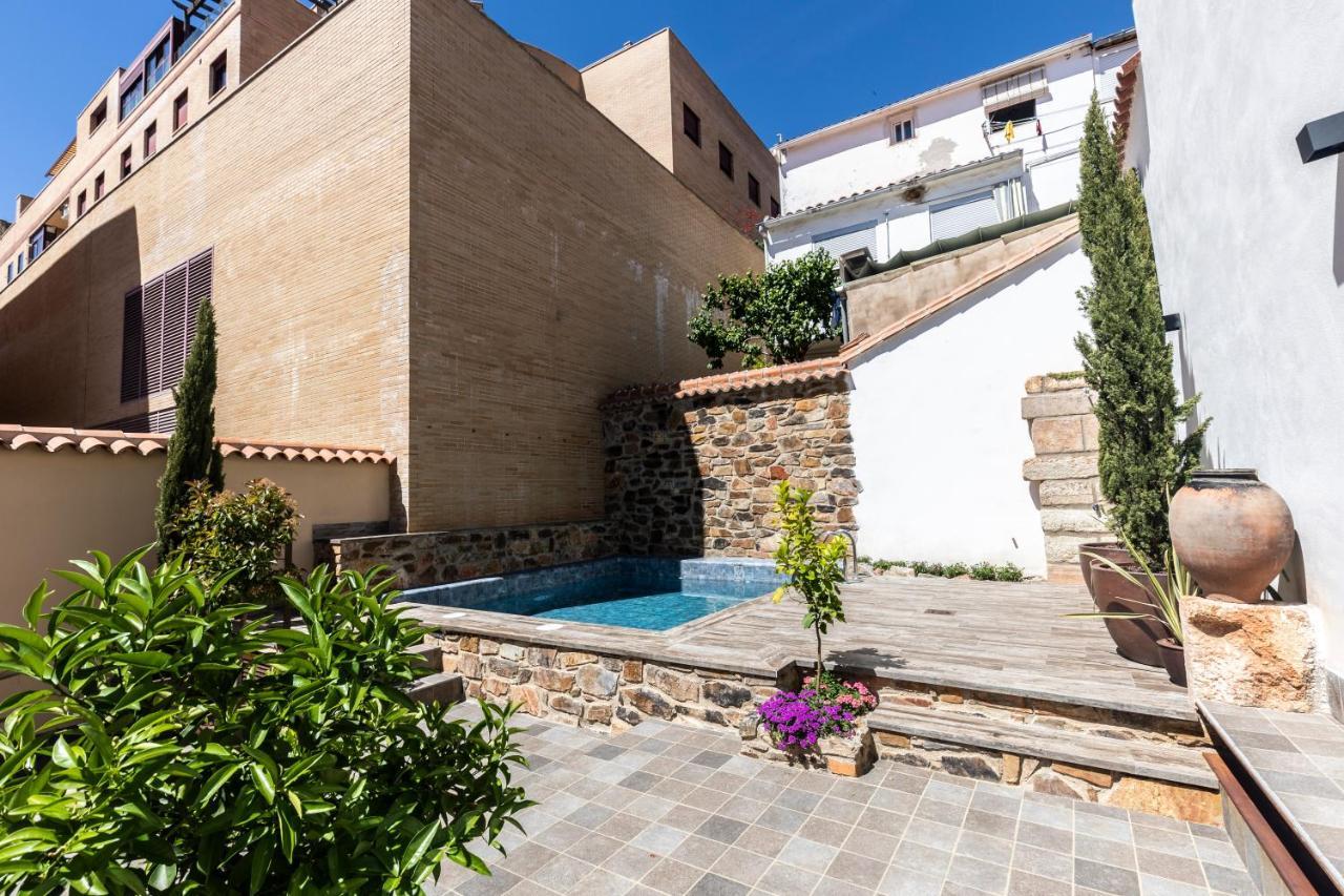Apartamentos Turisticos De La Bernarda Caces Extérieur photo