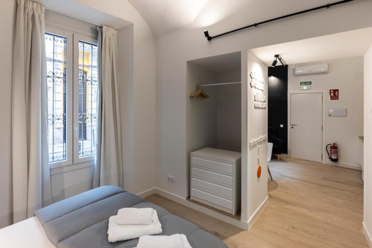 Apartamentos Turisticos De La Bernarda Caces Extérieur photo