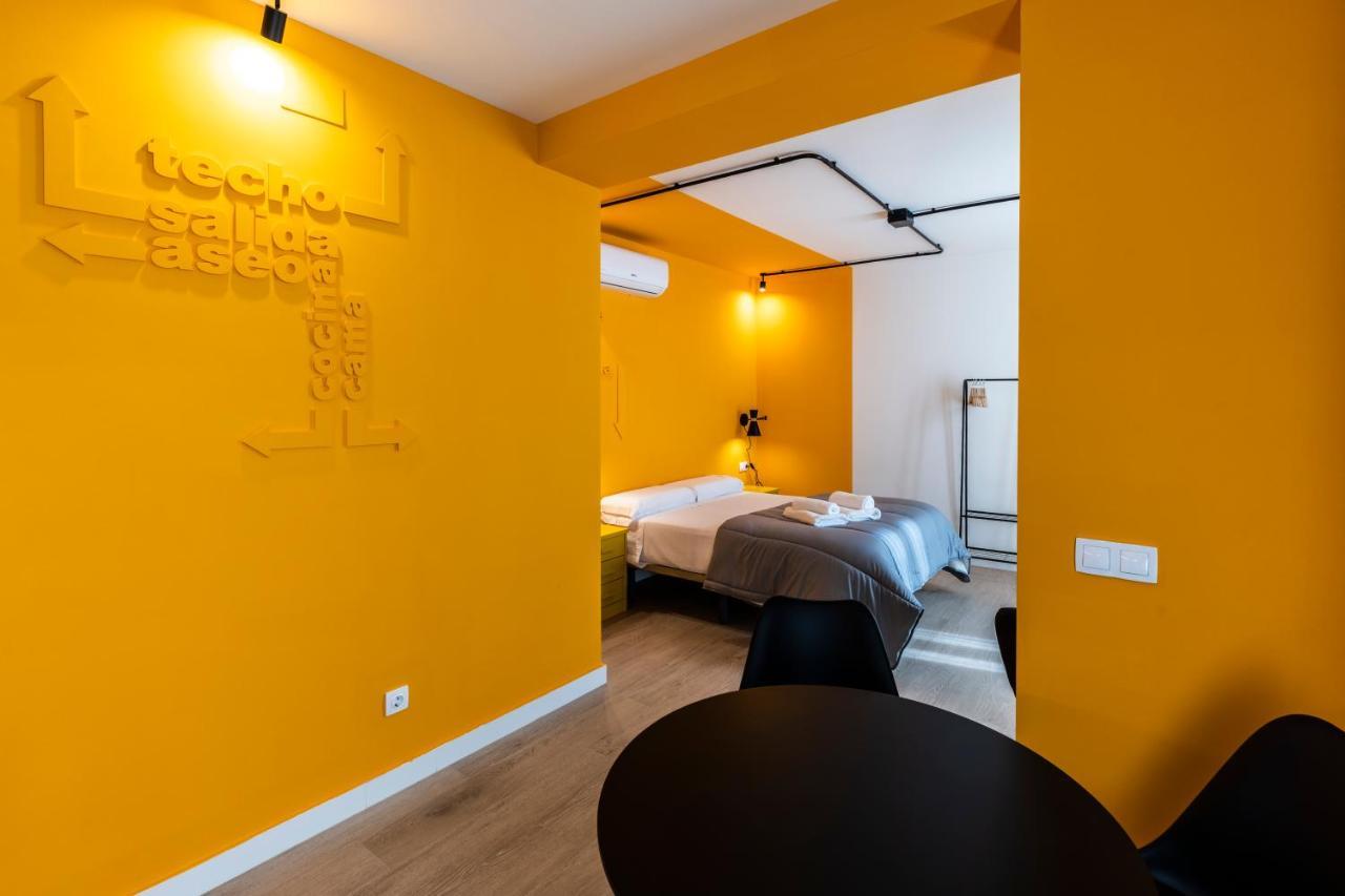 Apartamentos Turisticos De La Bernarda Caces Extérieur photo