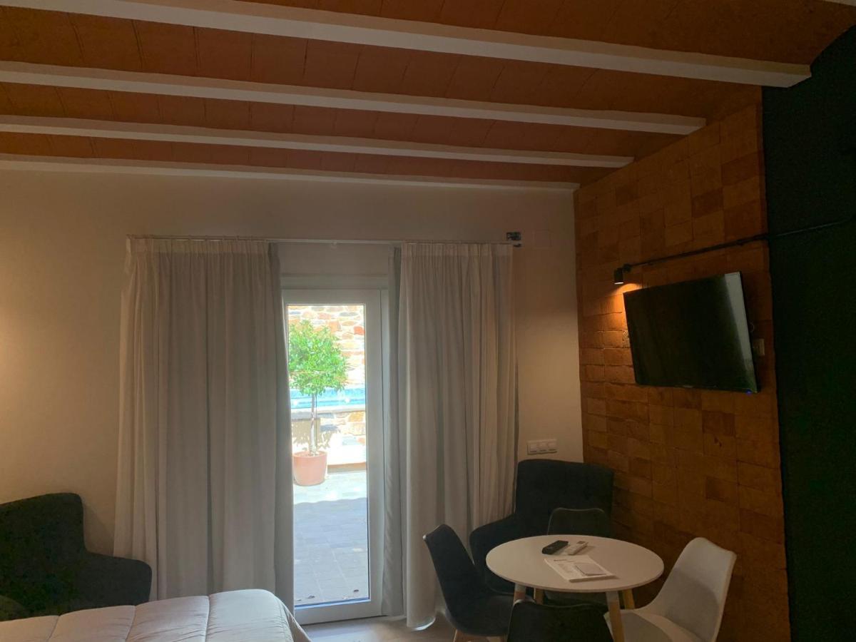 Apartamentos Turisticos De La Bernarda Caces Extérieur photo