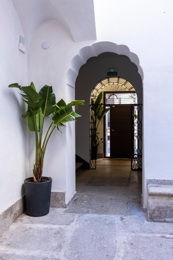 Apartamentos Turisticos De La Bernarda Caces Extérieur photo