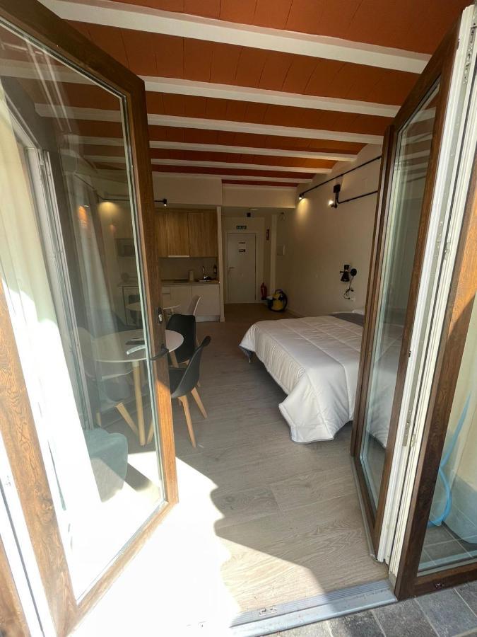 Apartamentos Turisticos De La Bernarda Caces Extérieur photo
