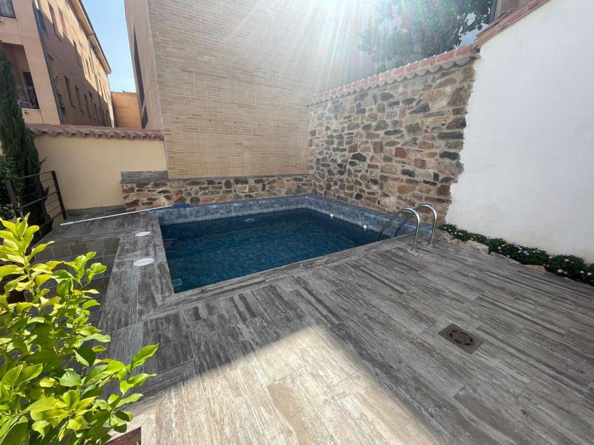 Apartamentos Turisticos De La Bernarda Caces Extérieur photo